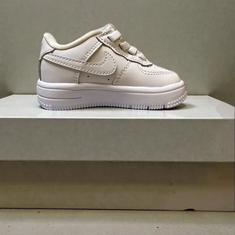 Nike force 1 low easyon size 4C children’s shoes - Picture 1 of 6